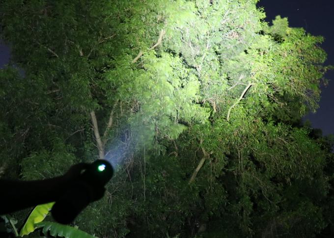 1000 Lumen Taschenlampe und Drohnen GPS Jammer 2-in-1