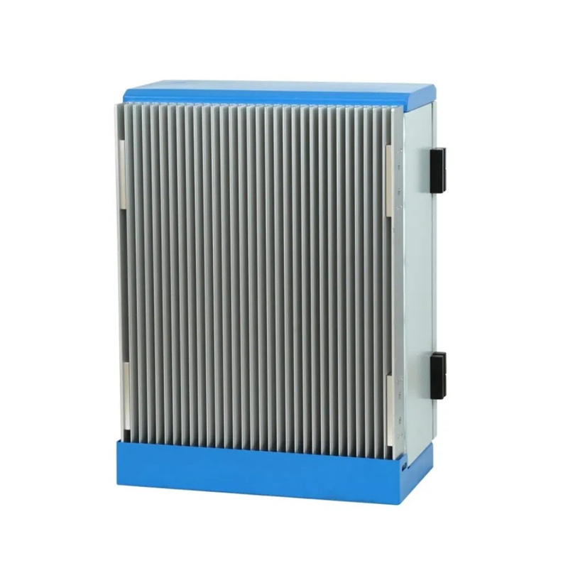 Outdoor high power jamming device installed on pole