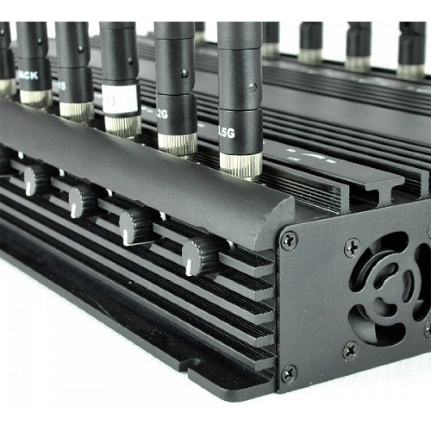 GPS tracker blocker with adjustable output control knob